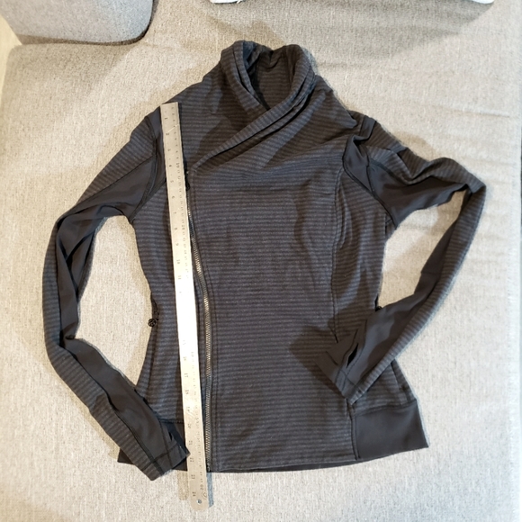 Lululemon Bhakti Jacket Size 8 Color Black/grey - Picture 11 of 11